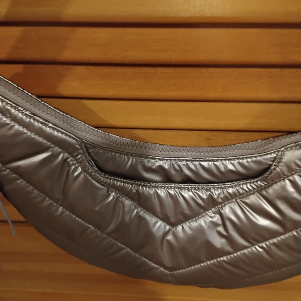 NWT Stylish Chevron Quilted Sling Taupe* - Picture 4 of 5